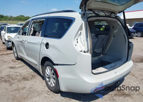 2017 Chrysler Pacifica Touring-L из США, поврежденный, VIN 2C4RC1BG6HR552974